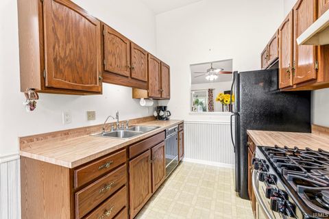 Tiny photo for 1840 Saint Michaels Court, South Bend, IN 46614 (MLS # 202618464)