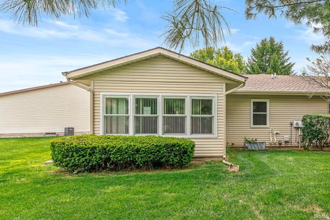 Tiny photo for 1840 Saint Michaels Court, South Bend, IN 46614 (MLS # 202618464)