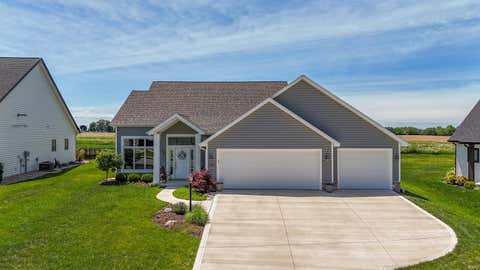 Photo of 722 Waxwing Court, Roanoke, IN 46783 (MLS # 202623301)