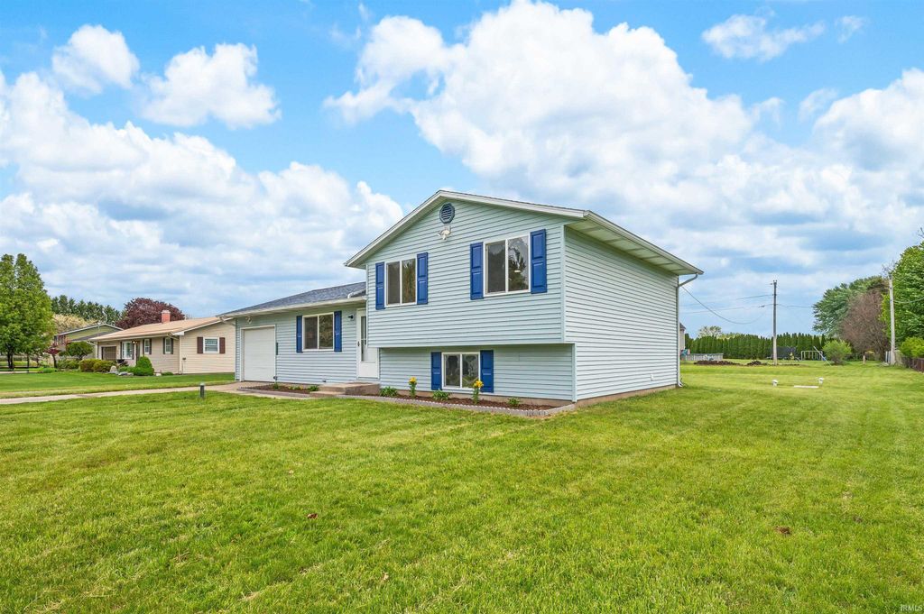 Photo of 52226 County 1 Road, Granger, IN 46530 (MLS # 202617834)
