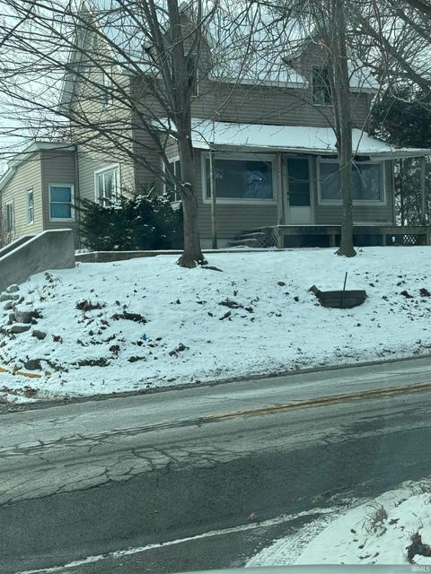 Photo of 901 N Huntington Street, Syracuse, IN 46567 (MLS # 202548984)