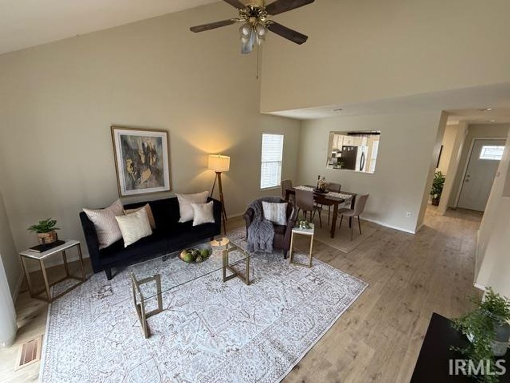 Photo of 420 E Laurelwood Court, Bloomington, IN 47401 (MLS # 202609570)