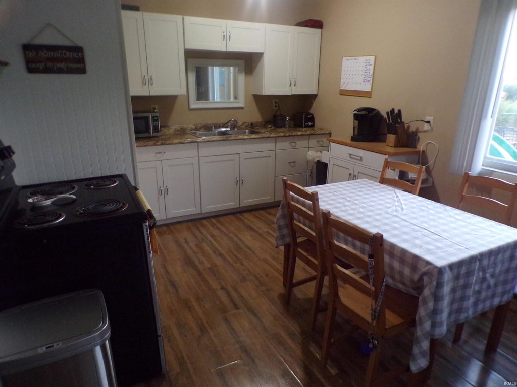 Photo of 608 Alabama Court, Marion, IN 46953 (MLS # 202636165)