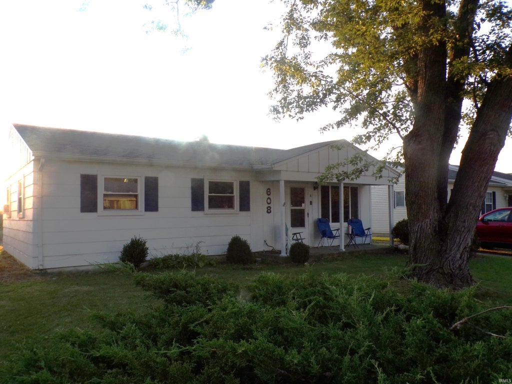 Photo of 608 Alabama Court, Marion, IN 46953 (MLS # 202636165)