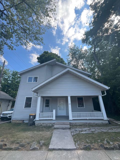 Photo of 312 E 8Th Street, Bloomington, IN 47408 (MLS # 202548769)