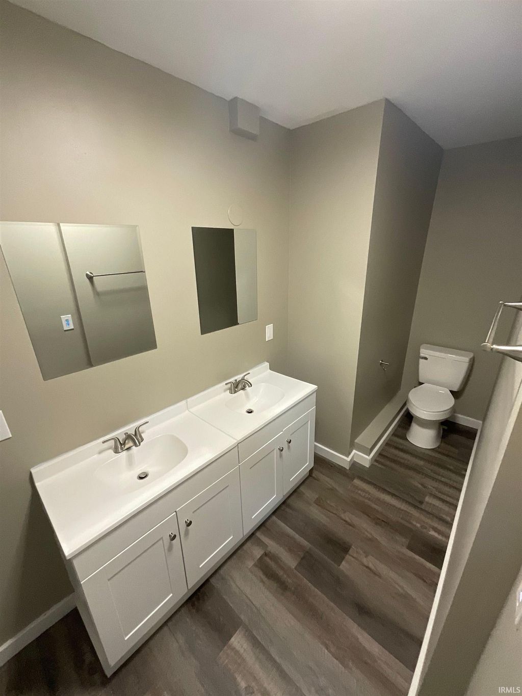 Photo of 312 E 8Th Street, Bloomington, IN 47408 (MLS # 202548769)