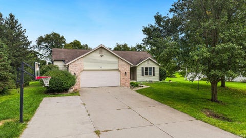 Tiny photo for 846 N Timberline Circle, Warsaw, IN 46582 (MLS # 202641201)
