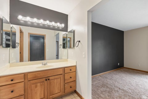 Tiny photo for 846 N Timberline Circle, Warsaw, IN 46582 (MLS # 202641201)