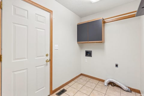 Tiny photo for 846 N Timberline Circle, Warsaw, IN 46582 (MLS # 202641201)