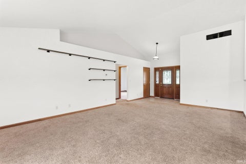Tiny photo for 846 N Timberline Circle, Warsaw, IN 46582 (MLS # 202641201)