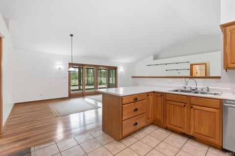 Tiny photo for 846 N Timberline Circle, Warsaw, IN 46582 (MLS # 202641201)