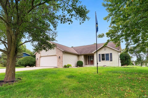 Tiny photo for 846 N Timberline Circle, Warsaw, IN 46582 (MLS # 202641201)