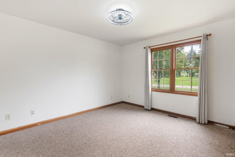 Tiny photo for 846 N Timberline Circle, Warsaw, IN 46582 (MLS # 202641201)