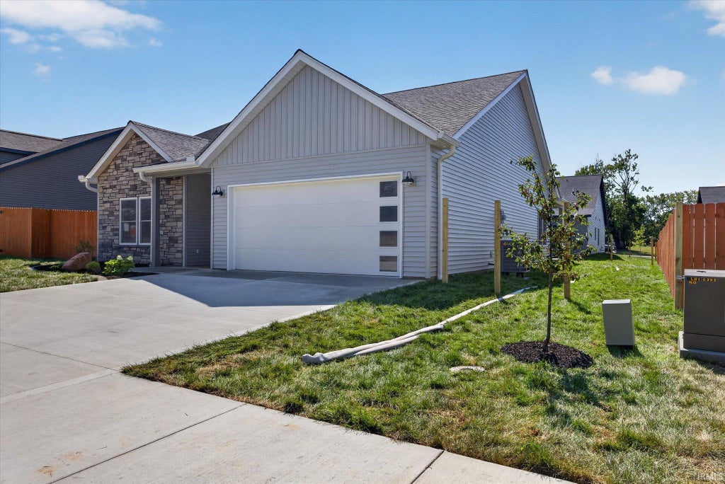 Photo of 2110 Aruba Drive, Bedford, IN 47421 (MLS # 202638388)