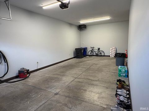 Tiny photo for 114 W Walnut Street #201, Kokomo, IN 46901 (MLS # 202540062)