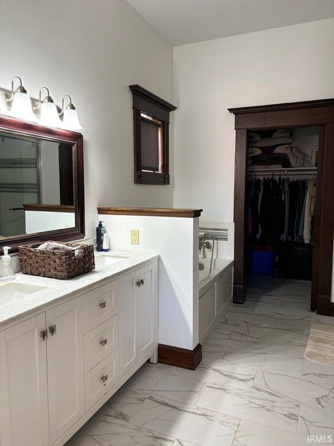 Tiny photo for 114 W Walnut Street #201, Kokomo, IN 46901 (MLS # 202540062)