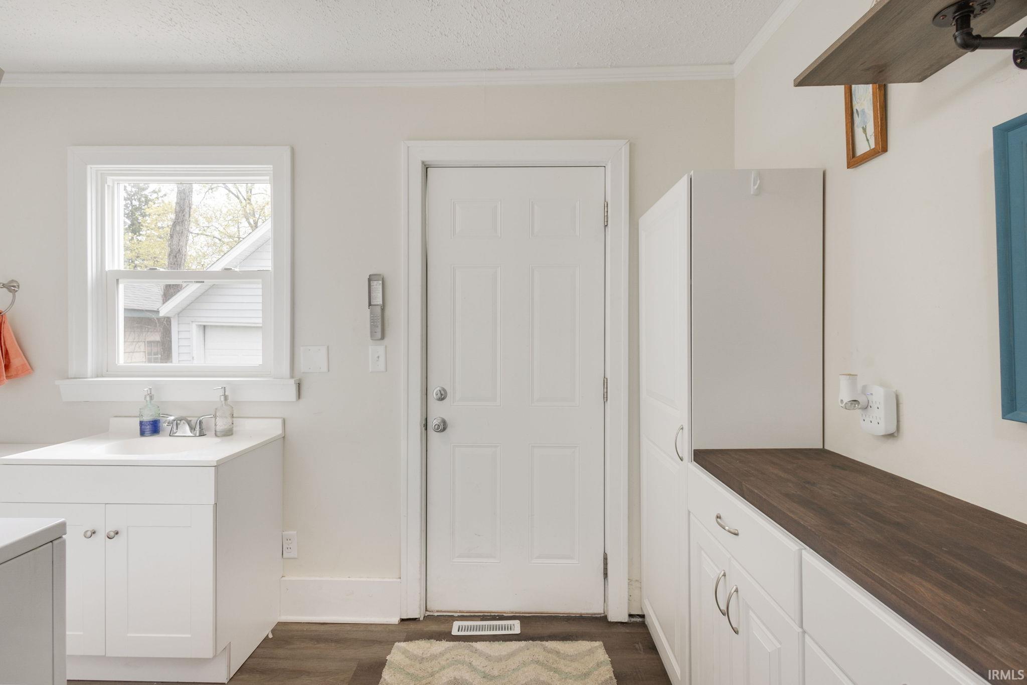 Elkhart, Indiana 46514, United States, 2 Bedrooms Bedrooms, ,2 BathroomsBathrooms,Residential,Active,115471