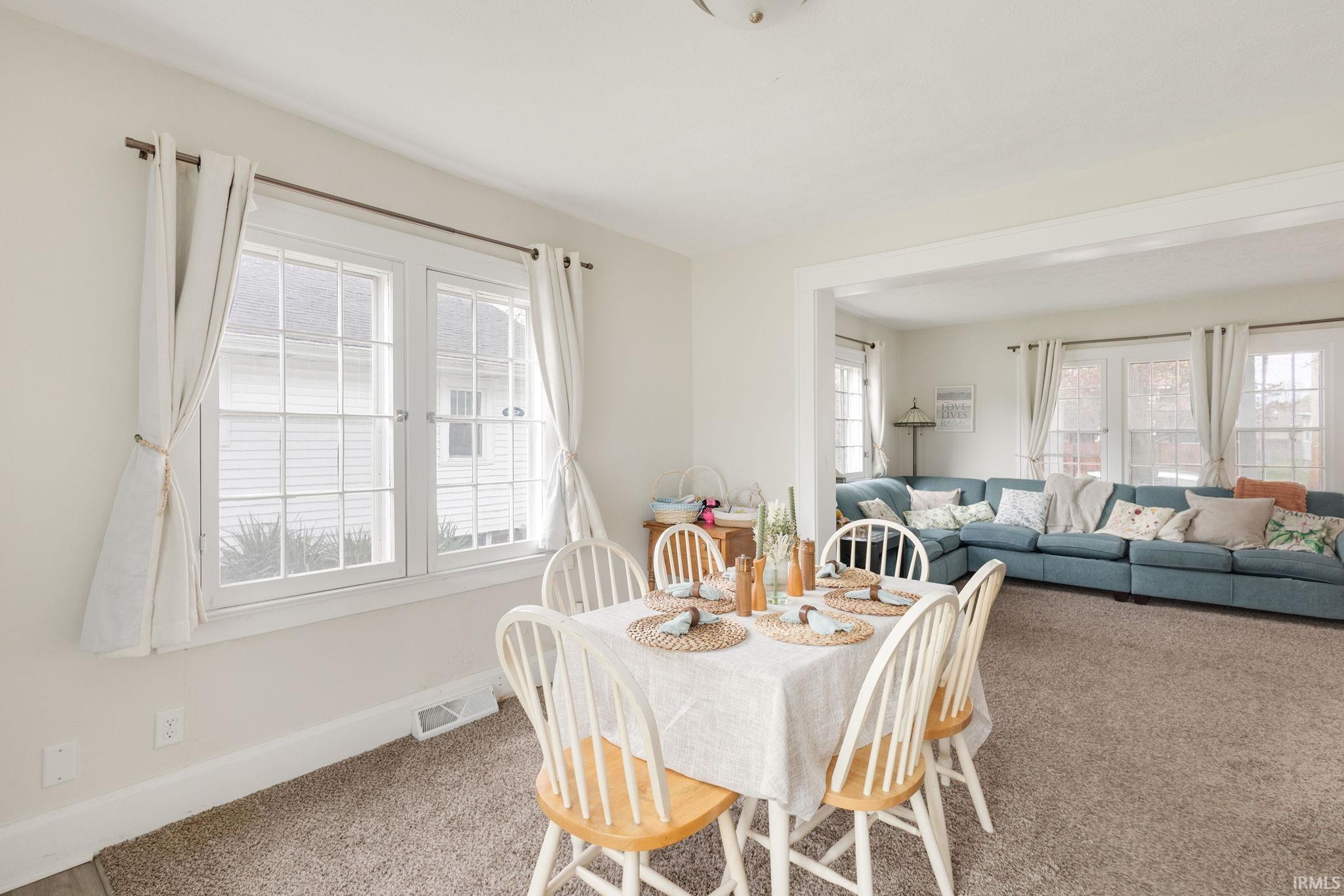 Elkhart, Indiana 46514, United States, 2 Bedrooms Bedrooms, ,2 BathroomsBathrooms,Residential,Active,115471