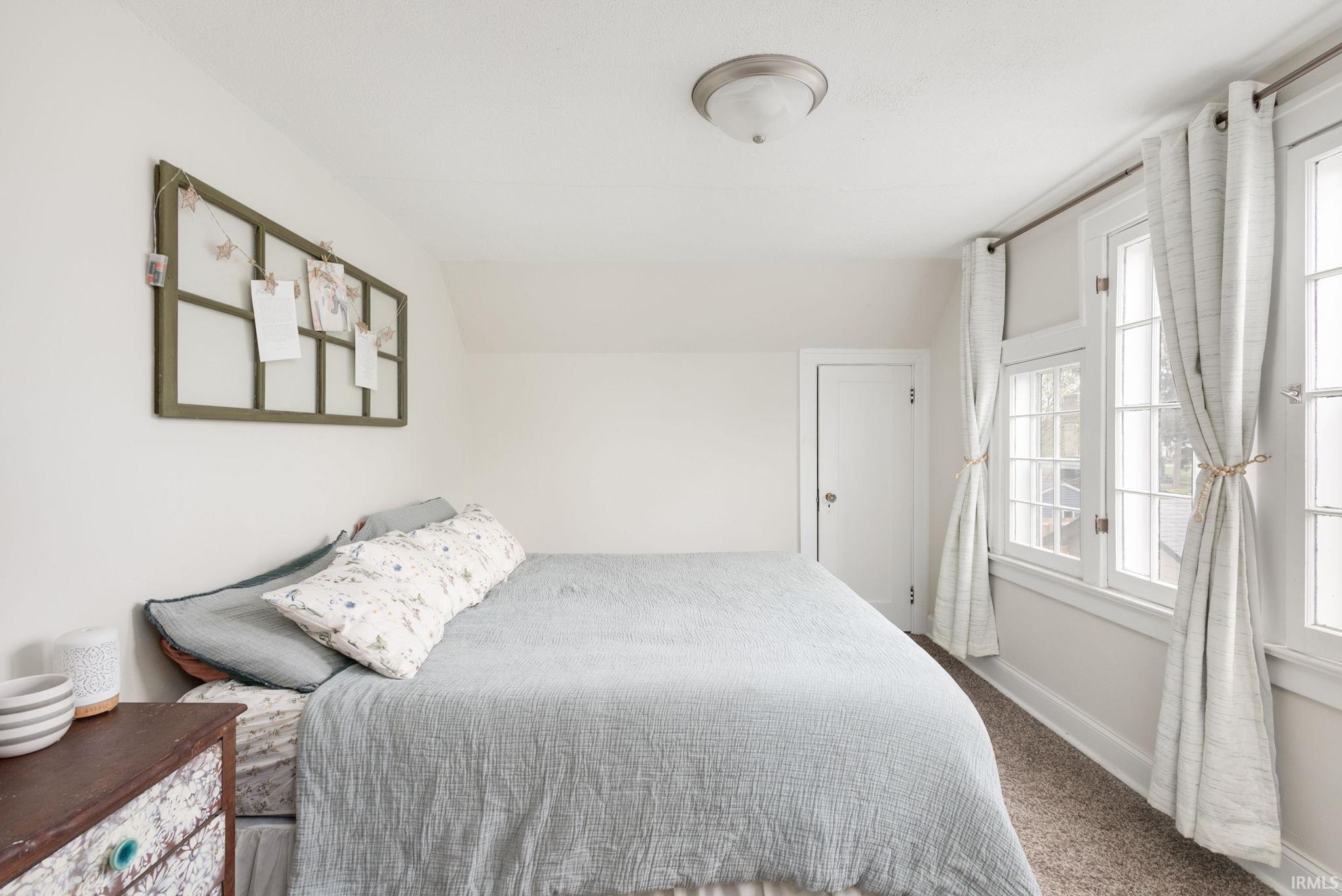 Elkhart, Indiana 46514, United States, 2 Bedrooms Bedrooms, ,2 BathroomsBathrooms,Residential,Active,115471