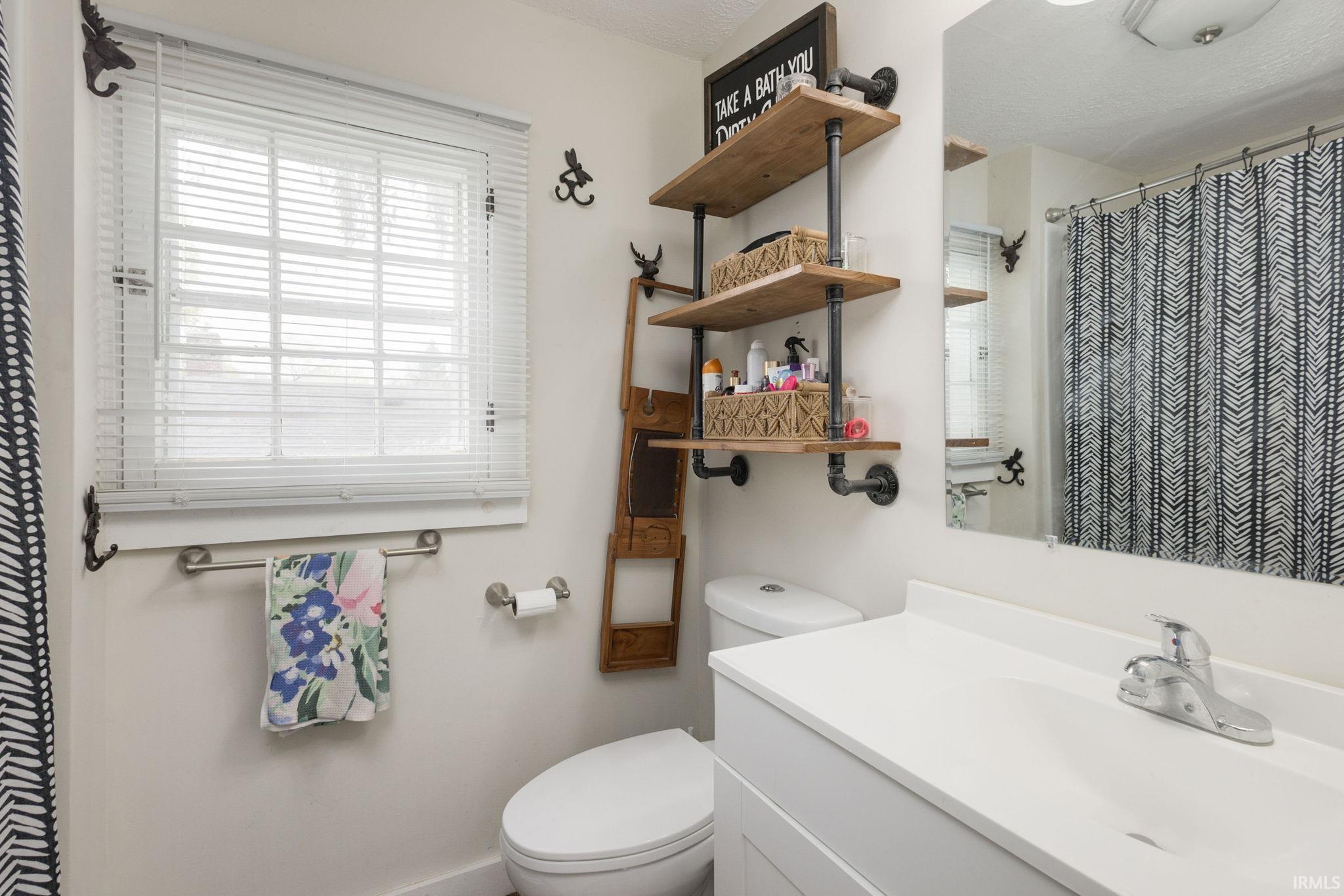 Elkhart, Indiana 46514, United States, 2 Bedrooms Bedrooms, ,2 BathroomsBathrooms,Residential,Active,115471