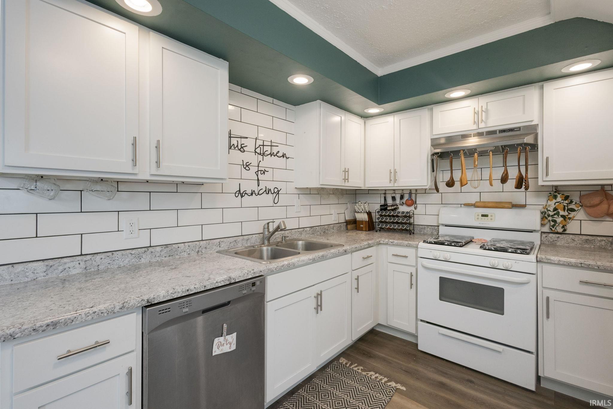 Elkhart, Indiana 46514, United States, 2 Bedrooms Bedrooms, ,2 BathroomsBathrooms,Residential,Active,115471