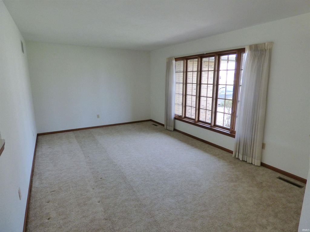 Photo of 25520 Fawn Ridge Drive, South Bend, IN 46619 (MLS # 202609332)