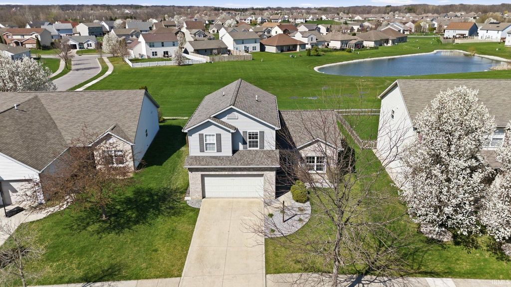 Photo of 320 Treeline Cove, Fort Wayne, IN 46825 (MLS # 202612060)