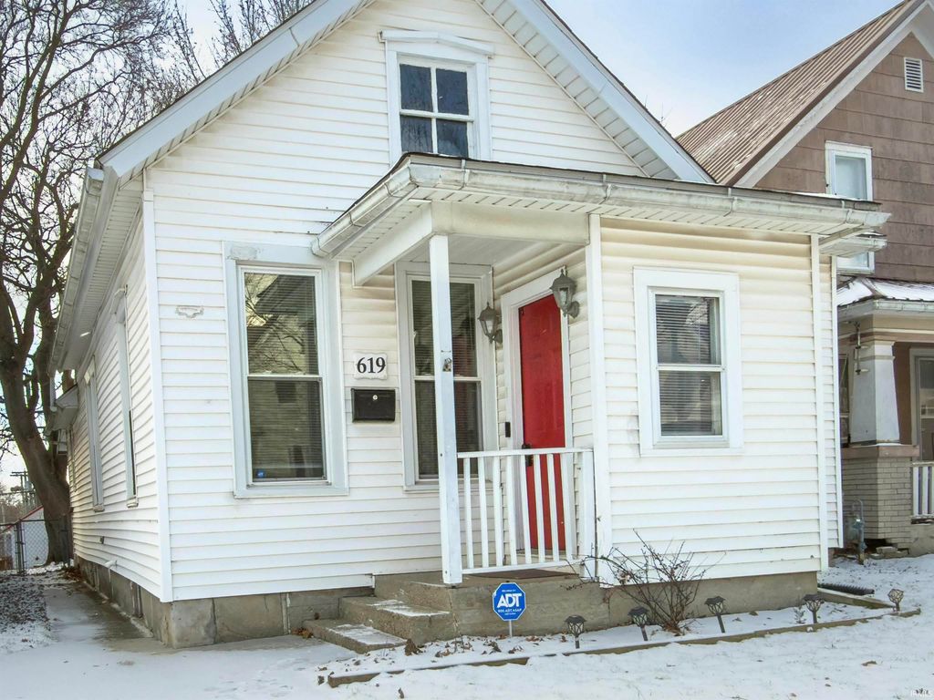 Photo of 619 Huffman Street, Fort Wayne, IN 46808 (MLS # 202601956)