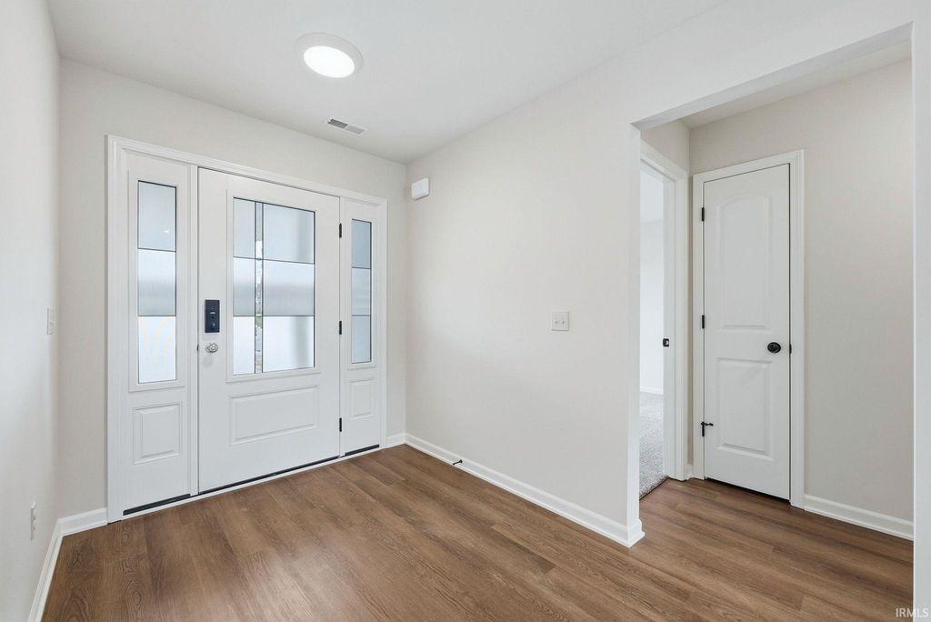 Photo of 4388 Shadowood Lakes Trail, Fort Wayne, IN 46818 (MLS # 202612463)