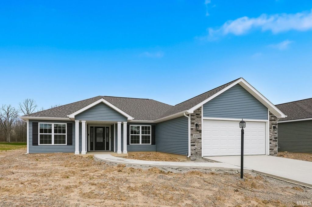 Photo of 4388 Shadowood Lakes Trail, Fort Wayne, IN 46818 (MLS # 202612463)