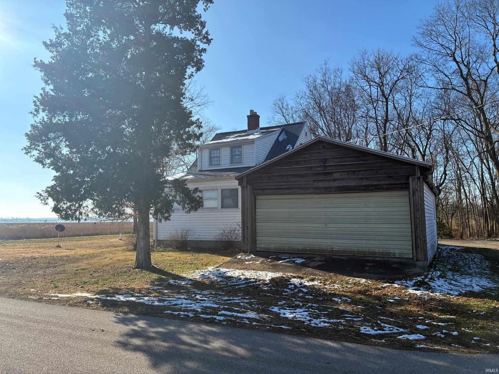 Photo of 7059 S Beal Road, Vincennes, IN 47591 (MLS # 202548225)