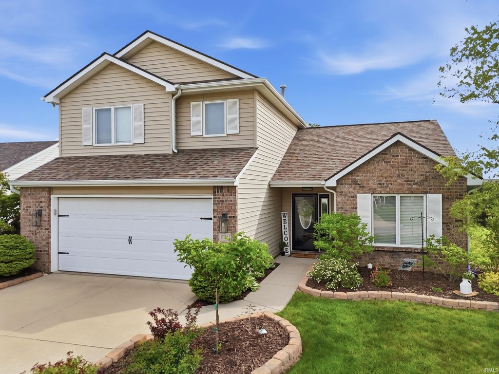Photo of 1728 Diamond Creek Run, Fort Wayne, IN 46808 (MLS # 202619901)