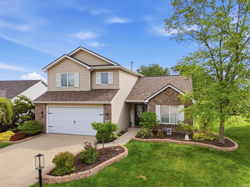 Photo of 1728 Diamond Creek Run, Fort Wayne, IN 46808 (MLS # 202619901)