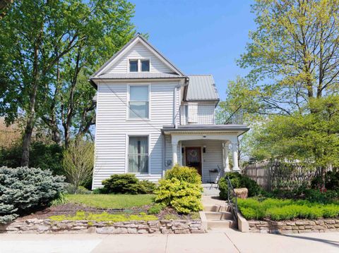 Photo of 428 Bates Street, Logansport, IN 46947 (MLS # 202614769)