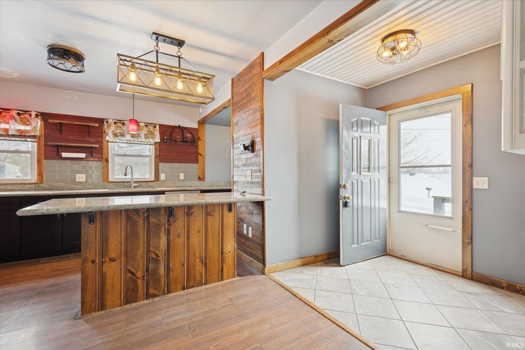 Photo of 4014 E 300 N Road, Warsaw, IN 46582 (MLS # 202602769)