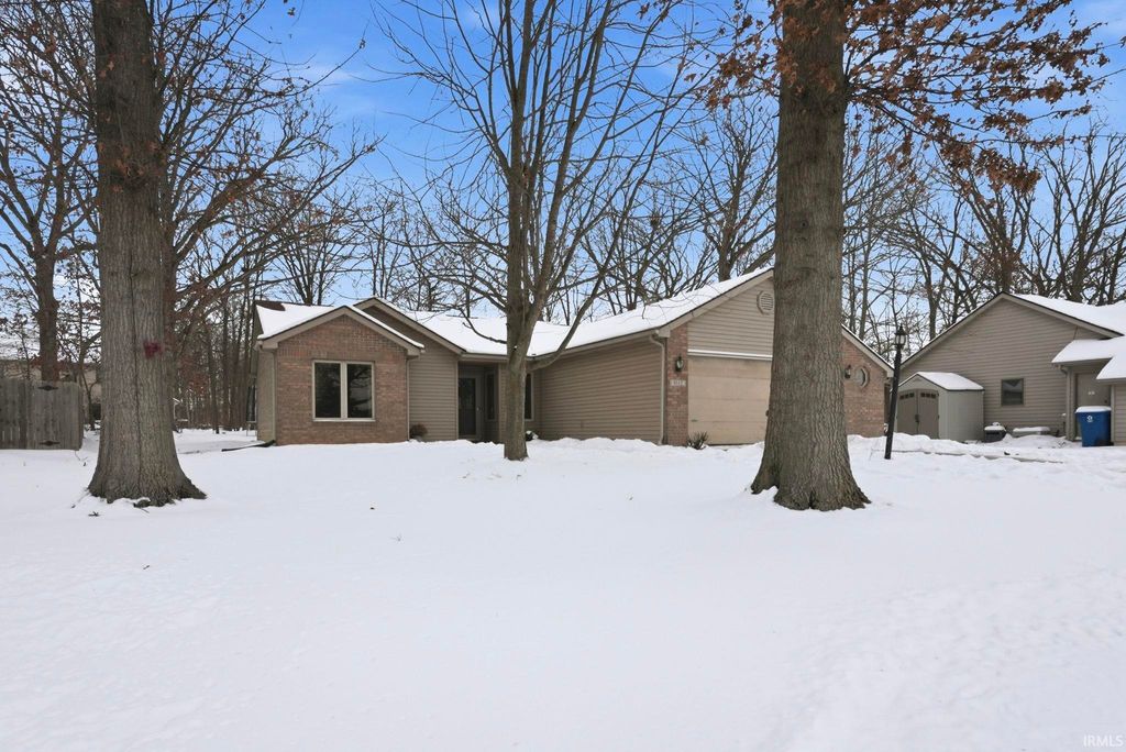 Photo of 9512 Robin Meadow Place, Fort Wayne, IN 46835 (MLS # 202603022)