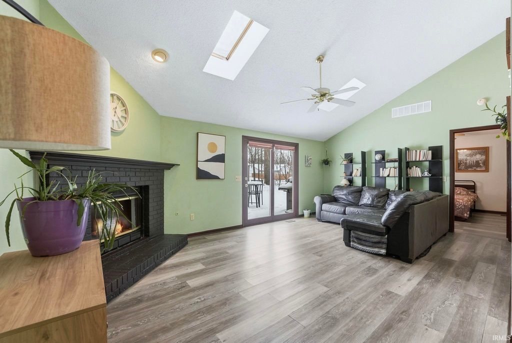 Photo of 9512 Robin Meadow Place, Fort Wayne, IN 46835 (MLS # 202603022)