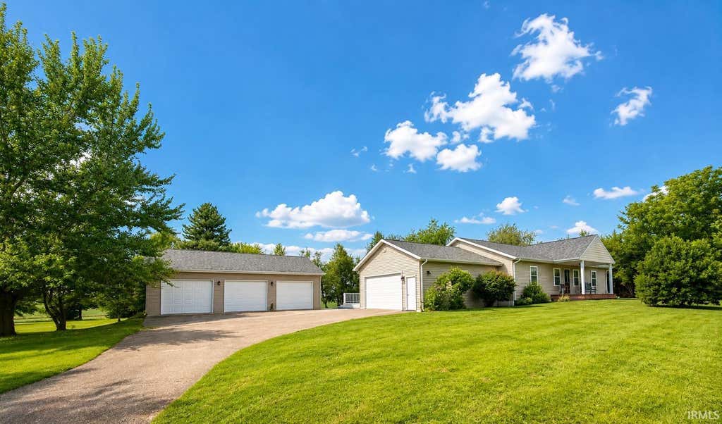 Photo of 201 Janeway Drive, Veedersburg, IN 47987 (MLS # 202632384)