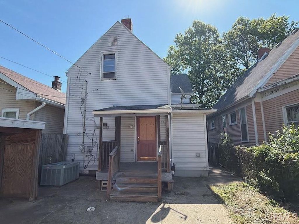 Photo of 1210 N 2nd Avenue, Evansville, IN 47710 (MLS # 202619297)