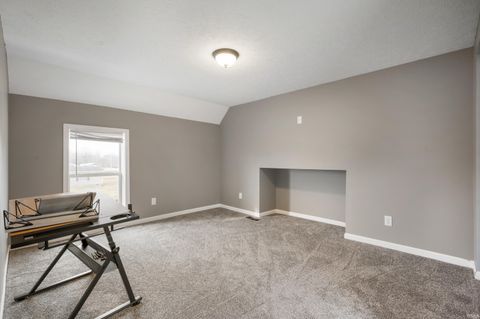 Tiny photo for 2660 S Benegar Avenue, Yorktown, IN 47396 (MLS # 202603838)