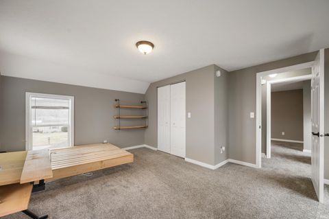 Tiny photo for 2660 S Benegar Avenue, Yorktown, IN 47396 (MLS # 202603838)