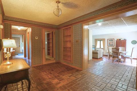 Tiny photo for 2001 E Jefferson Boulevard, South Bend, IN 46617 (MLS # 202547001)