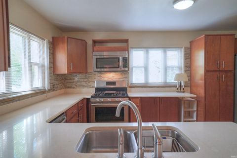 Tiny photo for 2001 E Jefferson Boulevard, South Bend, IN 46617 (MLS # 202547001)