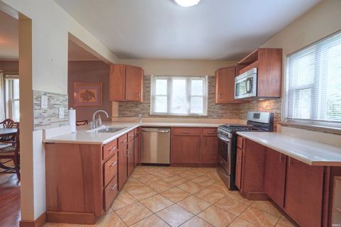 Tiny photo for 2001 E Jefferson Boulevard, South Bend, IN 46617 (MLS # 202547001)