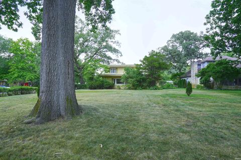 Tiny photo for 2001 E Jefferson Boulevard, South Bend, IN 46617 (MLS # 202547001)