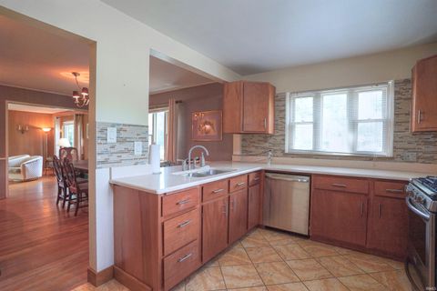 Tiny photo for 2001 E Jefferson Boulevard, South Bend, IN 46617 (MLS # 202547001)