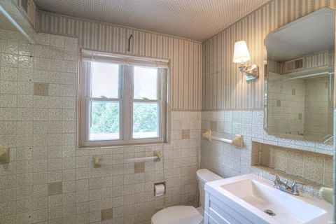 Tiny photo for 2001 E Jefferson Boulevard, South Bend, IN 46617 (MLS # 202547001)