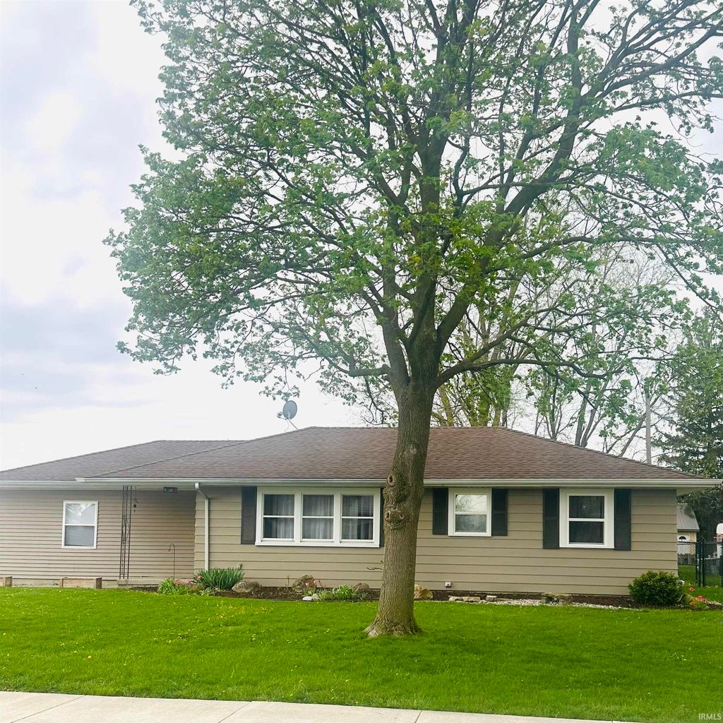 Photo of 4025 Carl Street, Woodburn, IN 46797 (MLS # 202613507)