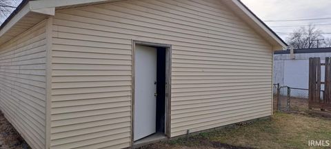 Tiny photo for 907 W 14Th Street, Muncie, IN 47302 (MLS # 202606297)