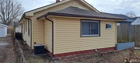 Tiny photo for 907 W 14Th Street, Muncie, IN 47302 (MLS # 202606297)